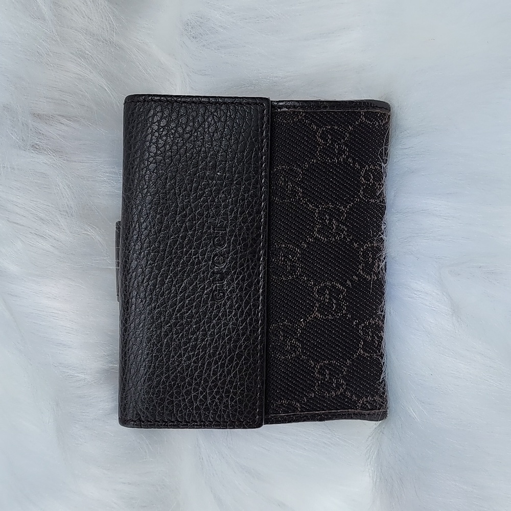 EUC Dark Brown Gucci Bi-Fold Wallet